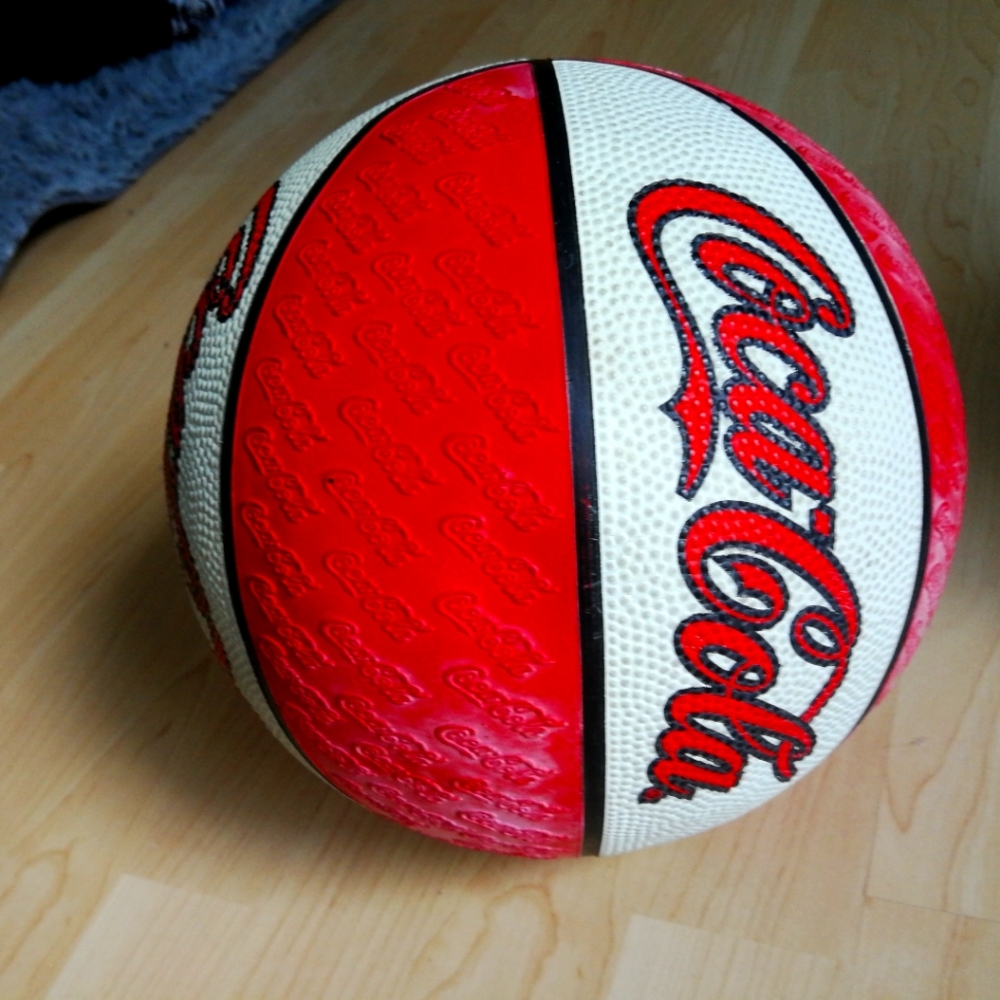 Rare COC-COLA Vintage Basketball 1999 Highly Collectible